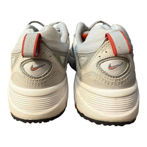 Vintage Nike 2005 Trail Running Shoe Women size 10 - Picture 4 of 8
